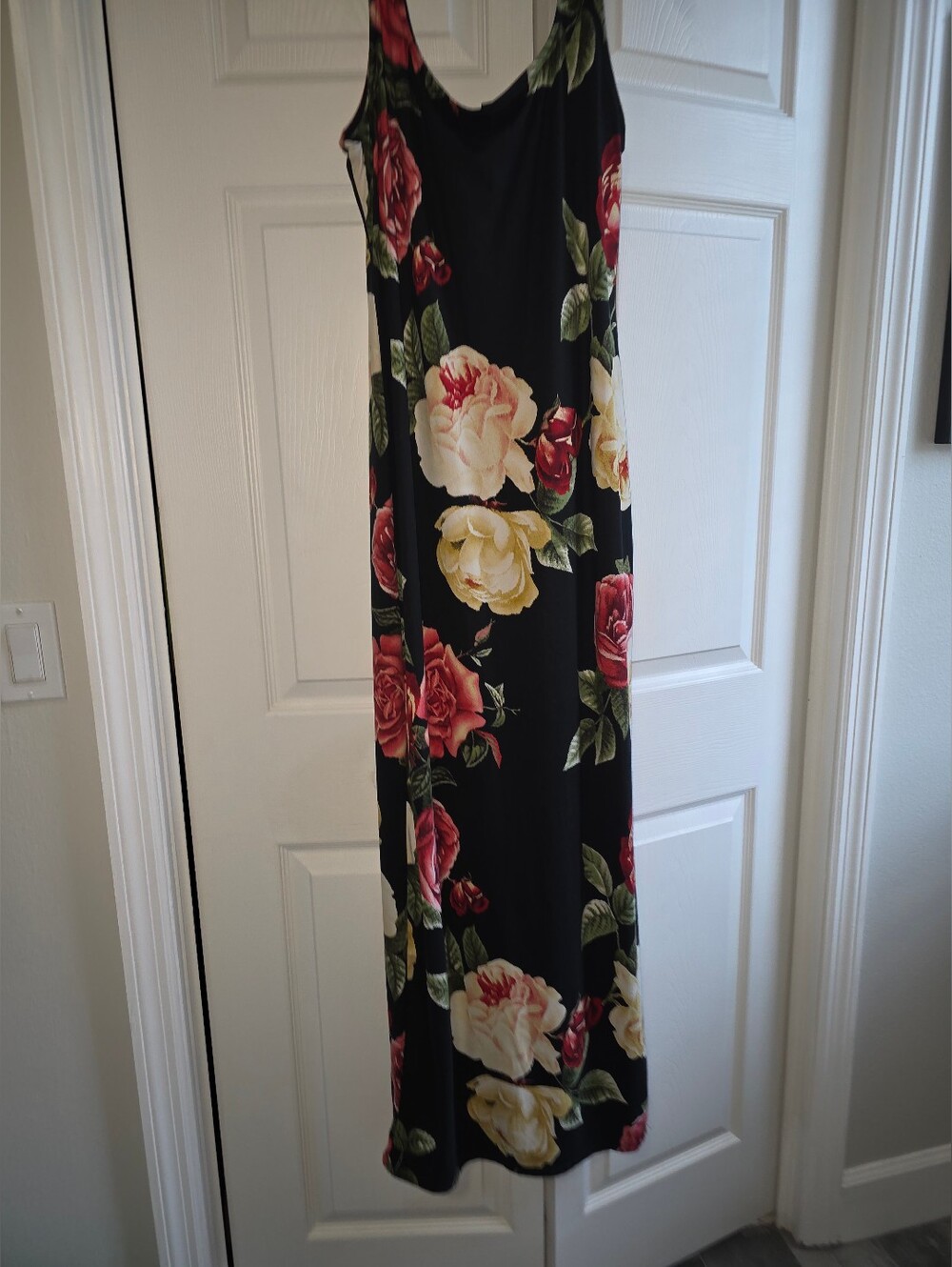 Floral Scoop Neck Maxi Dress - Black with Red & Cream Roses